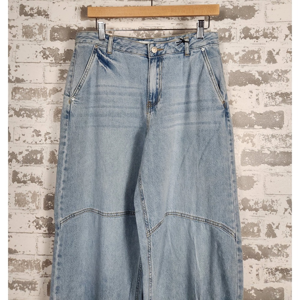 Forever 21 Baggy Cargo Jeans Women's Size 28 Light Denim Pockets Wide Leg Y2k - Picture 2 of 16